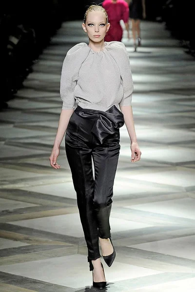 Look 7